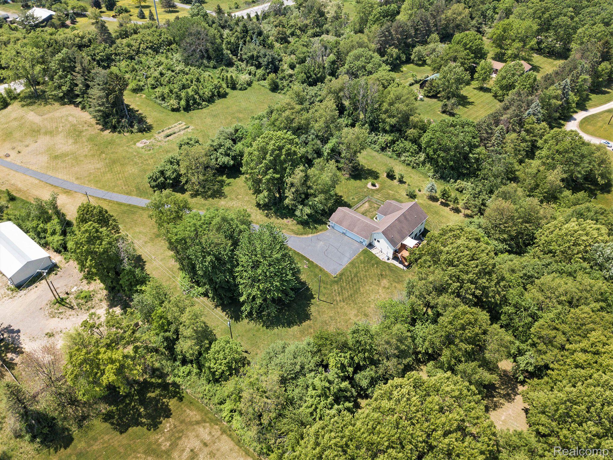 7611 East Highland Road Howell, MI 48855 - Photo 29 of 33 Gallery Image 29