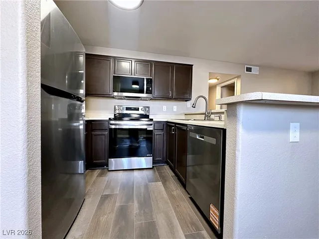 $1,550 | 2968 Juniper Hills Boulevard, Unit 101, Las Vegas, NV 89142