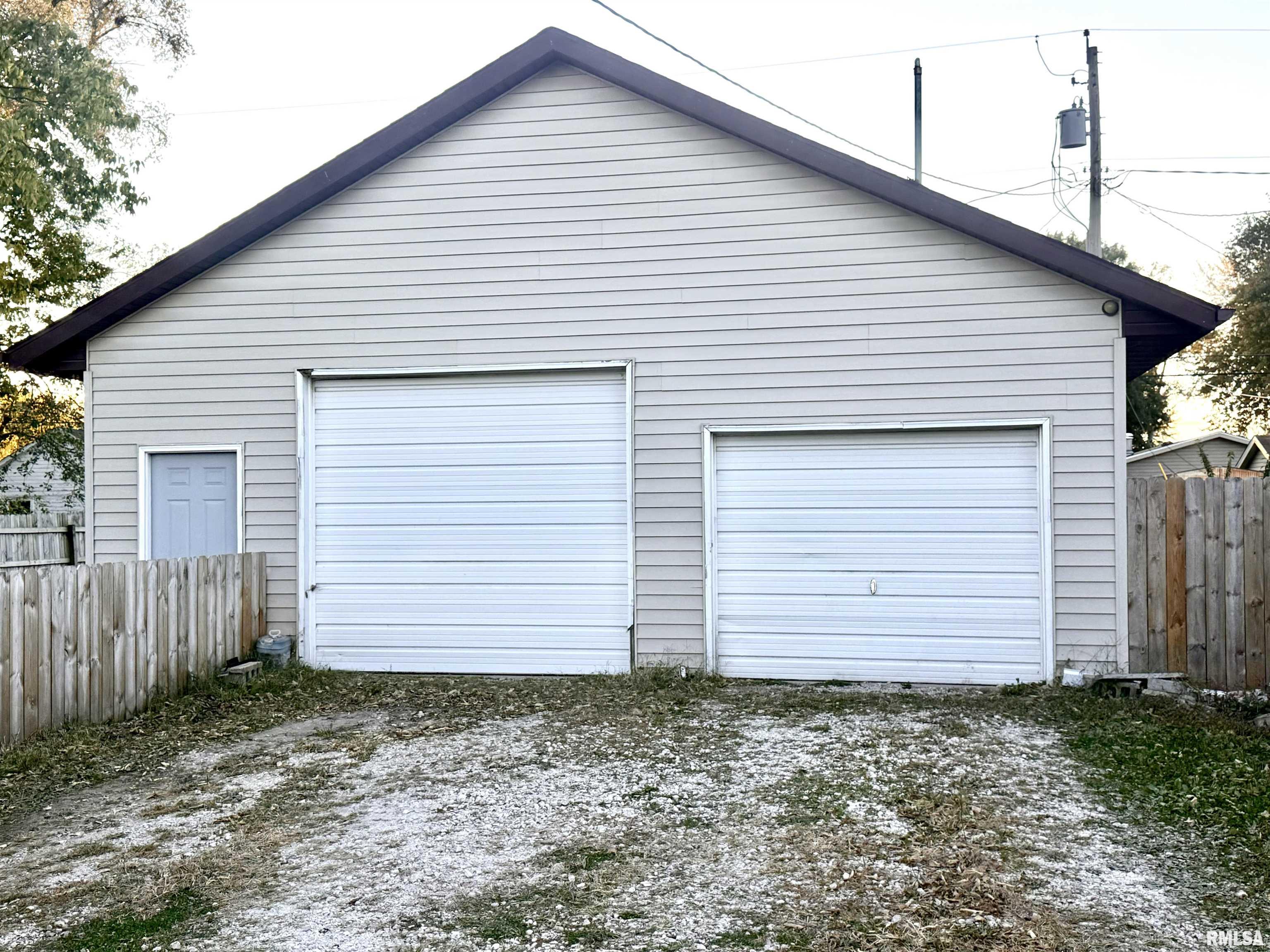 805 3rd Street Colona, IL 61241 - Photo 3 of 28 Gallery Image 3