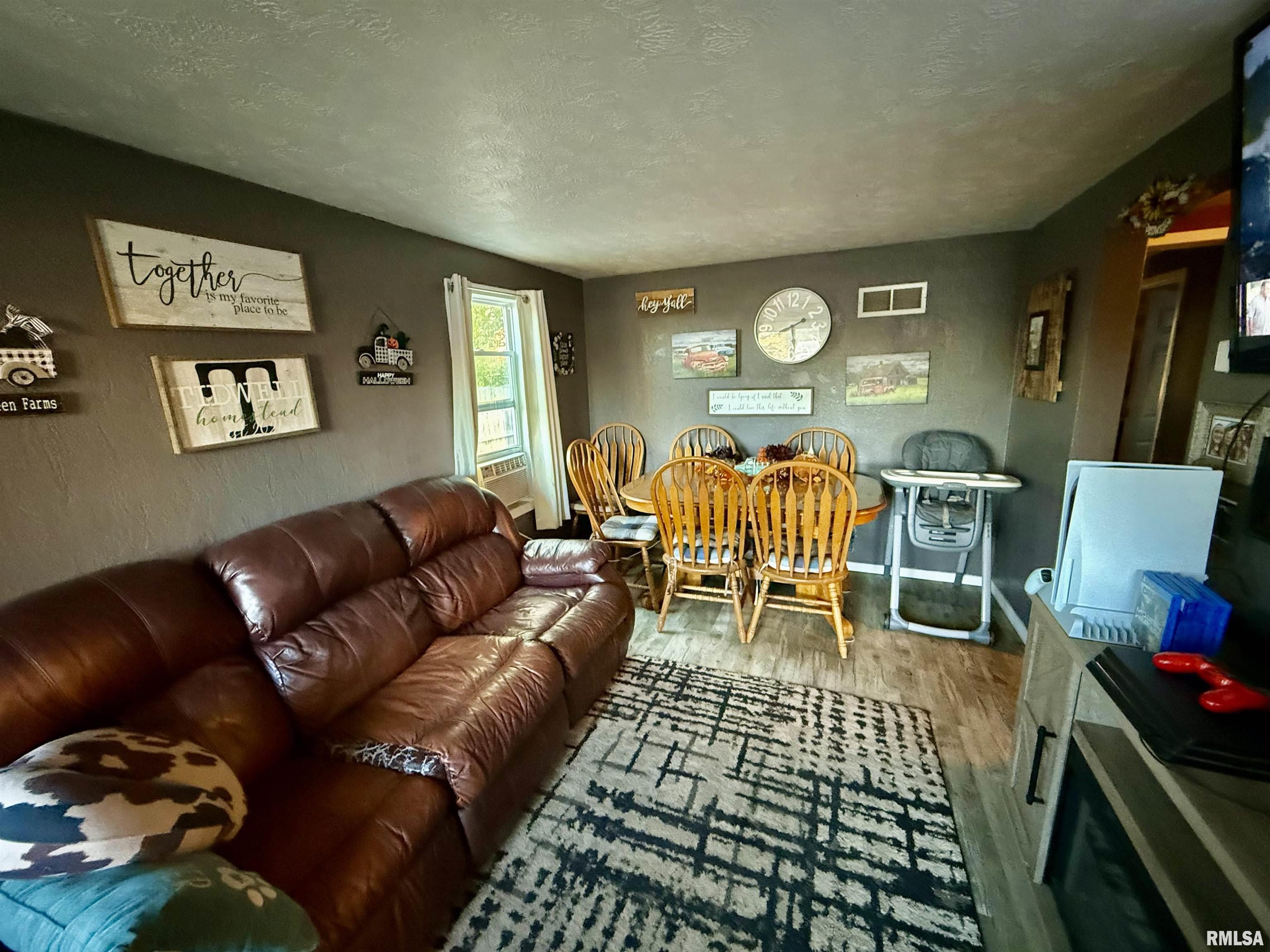 805 3rd Street Colona, IL 61241 - Photo 5 of 28 Gallery Image 5