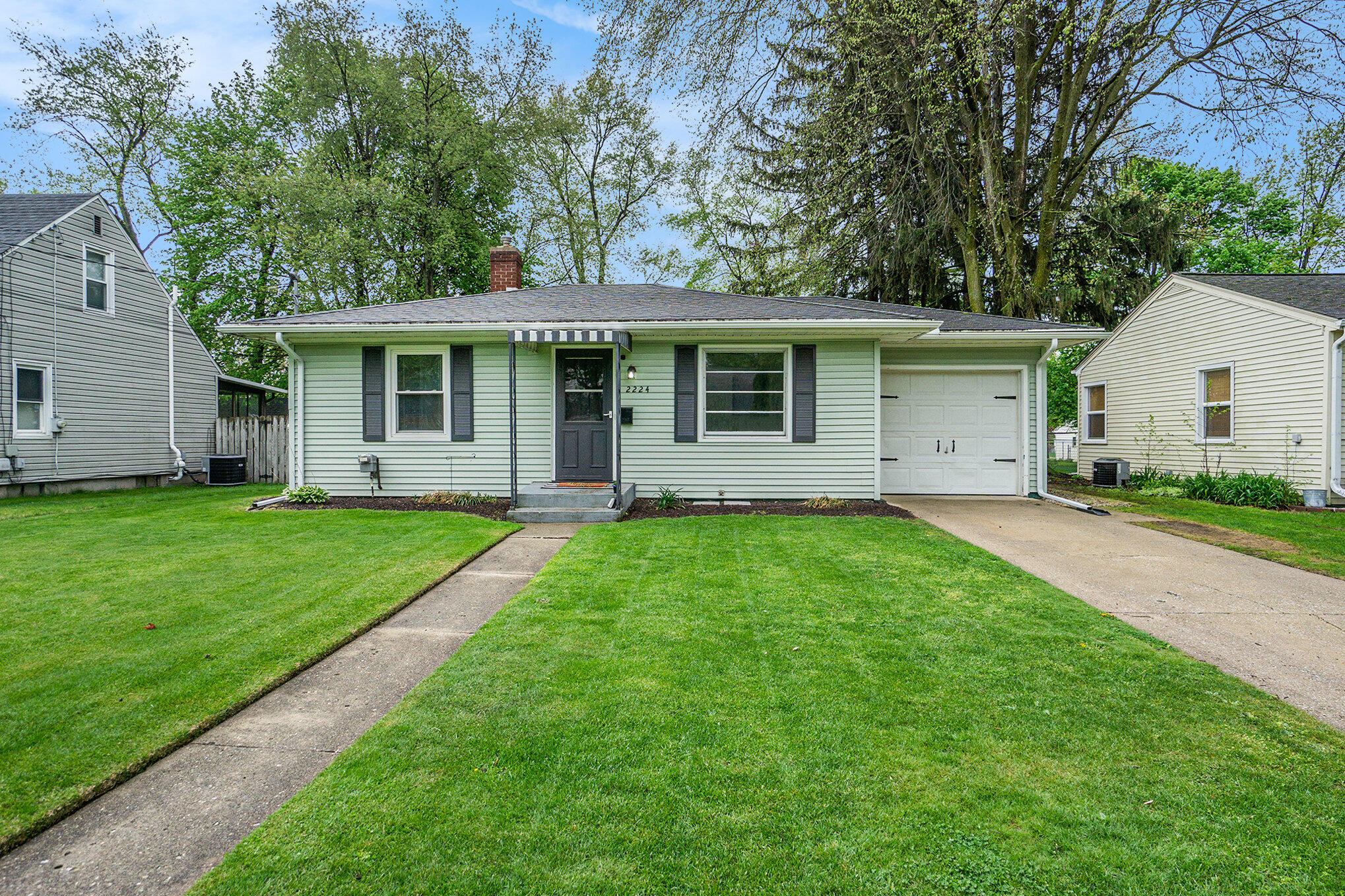2224 Banbury Road Kalamazoo, MI 49001 - Photo 2 of 16 Welcome Home
