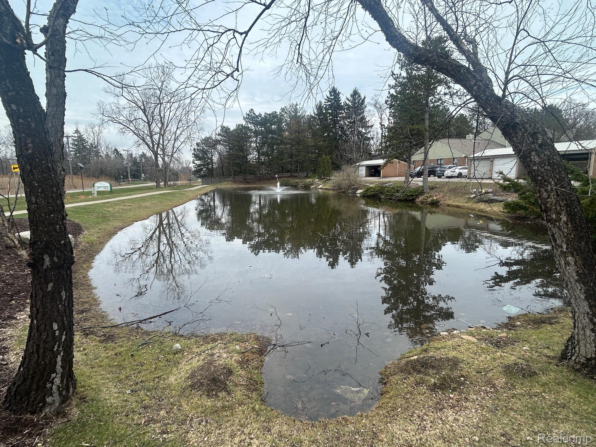 31164 Country Way Farmington, MI 48331 - Photo 32 of 33 Water view