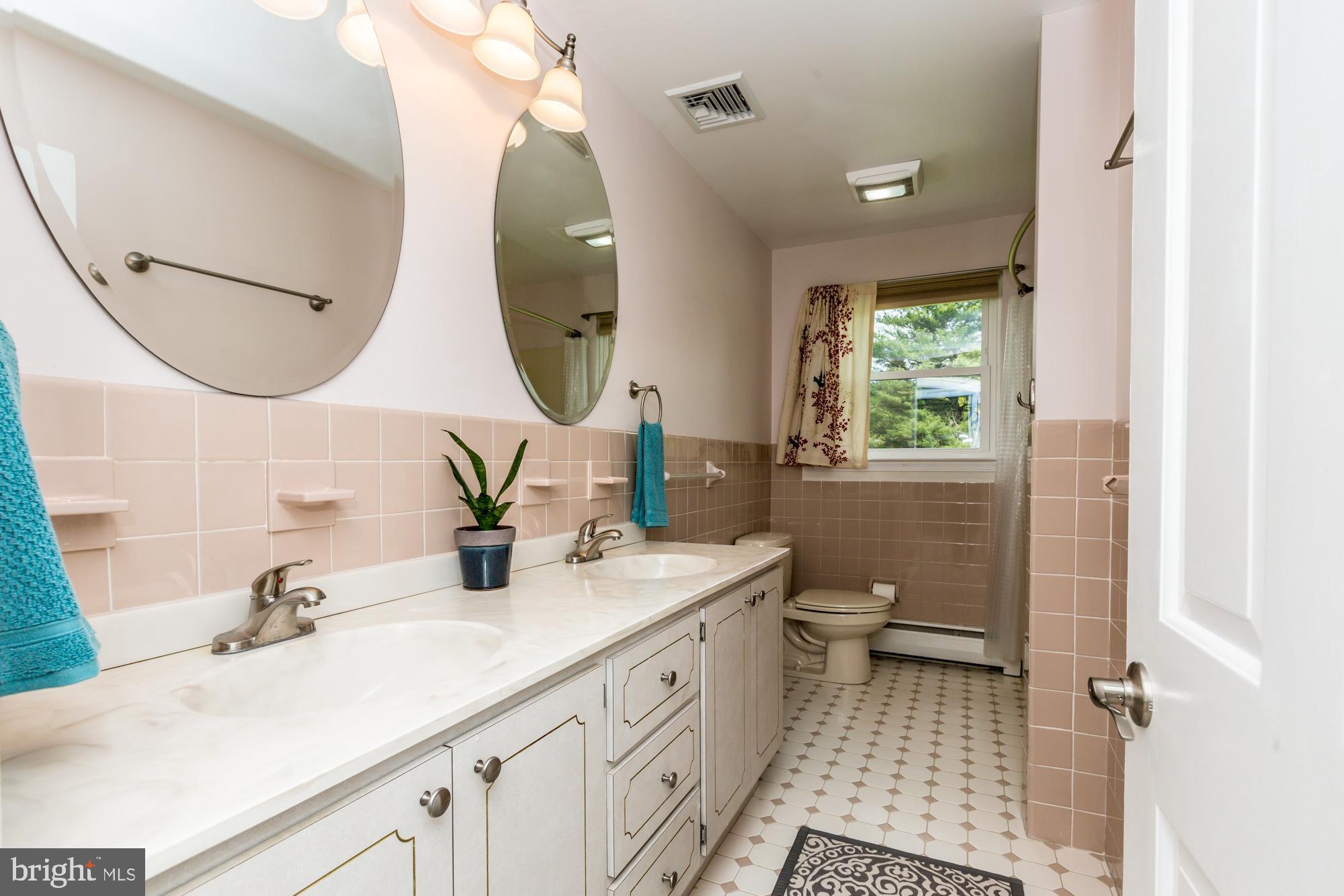 19 Moores Road Malvern, PA 19355 - Photo 43 of 50 Hall bath