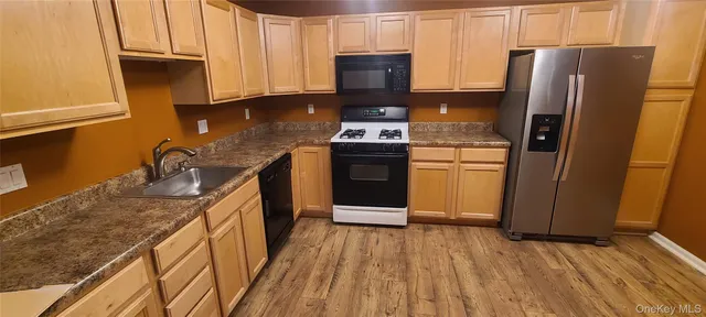 $2,400 | 106 Crystal Hill Lane, Unit 106, Poughkeepsie, NY 12603