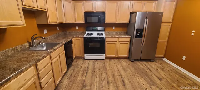 $2,400 | 106 Crystal Hill Lane, Unit 106, Poughkeepsie, NY 12603