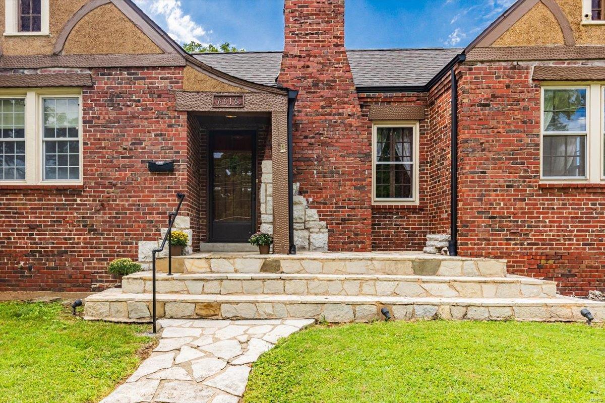 6616 Heege Road St. Louis, MO 63123 - Photo 2 of 86 Gallery Image 2