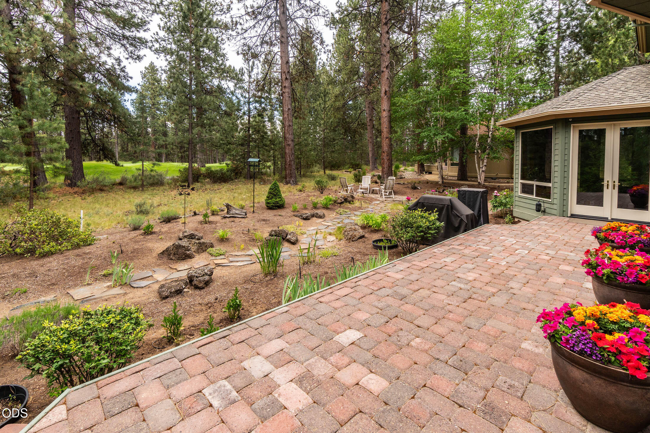 60621 Golf Village Loop Bend, OR 97702 - Photo 40 of 47