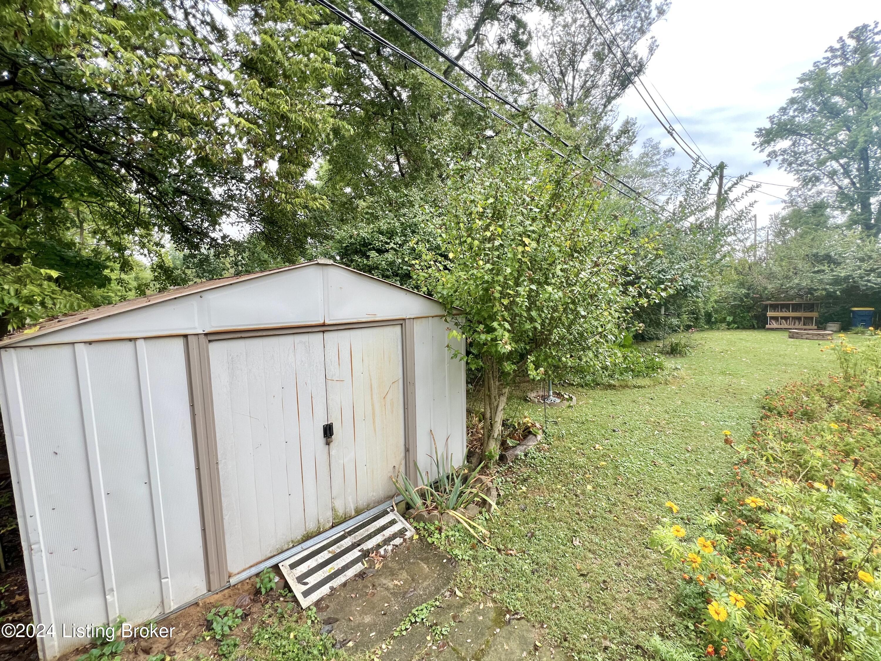 126 Blue Ridge Road Louisville, KY 40223 - Photo 28 of 88 126 Blue Ridge Rd - Backyard