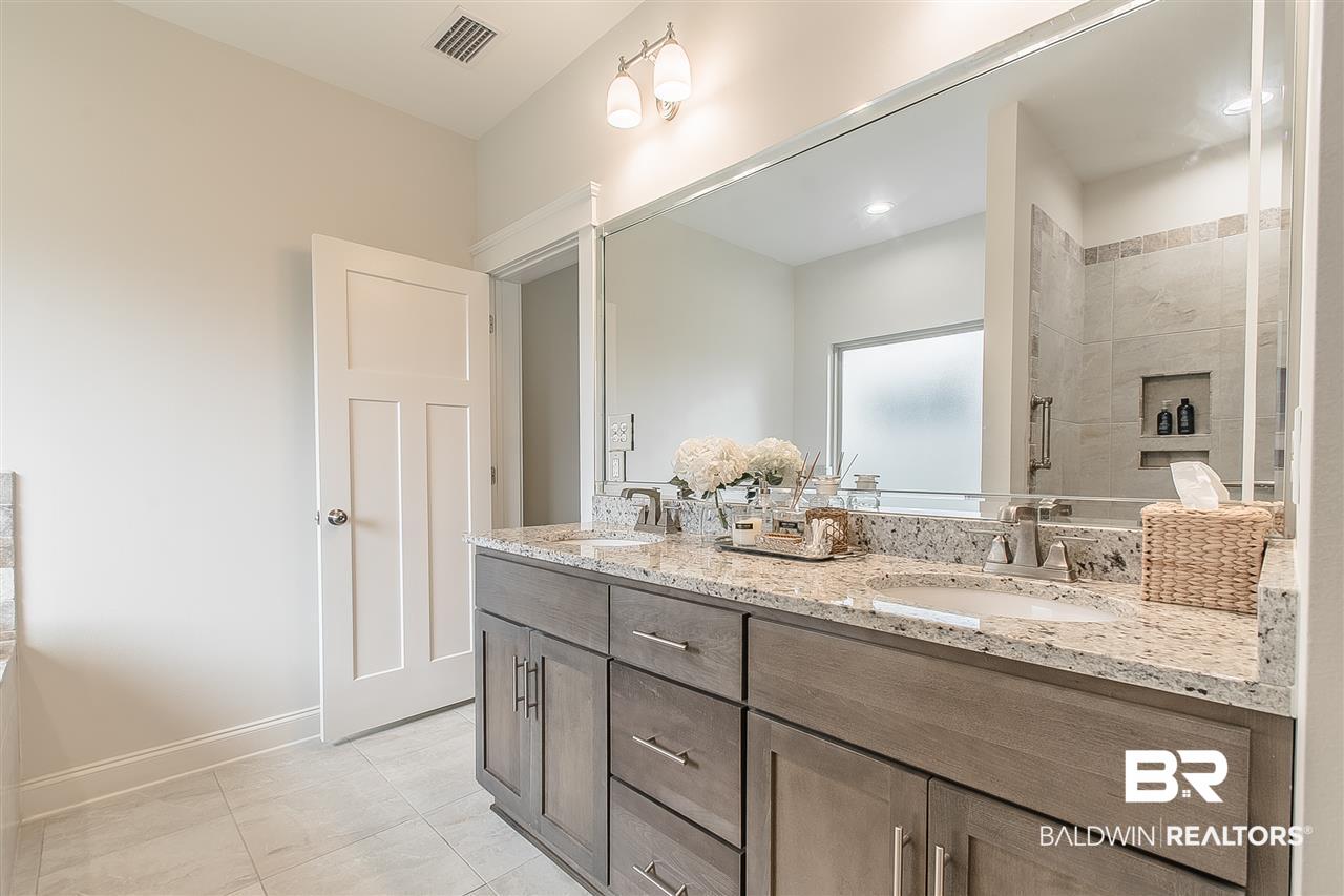 252 Hawthorne Circle Fairhope, AL 36532 - Photo 22 of 46 Master Bath with Double V