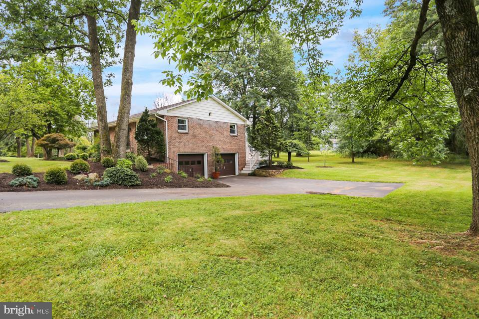 4250 Painted Sky Road Reading, PA 19606 - Photo 4 of 25 Gallery Image 4