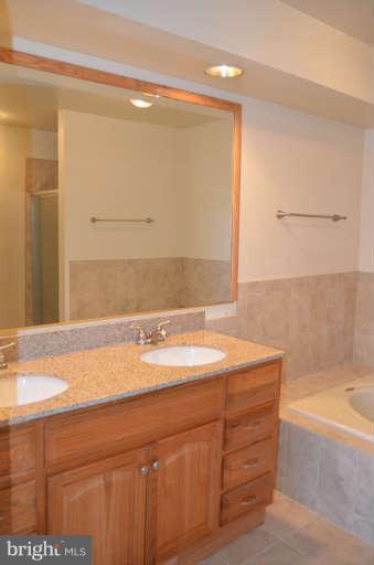 3840 Inverness Road Fairfax, VA 22033 - Photo 14 of 30 Bath (Master)