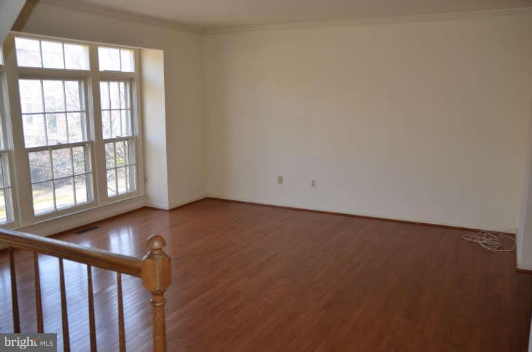 3840 Inverness Road Fairfax, VA 22033 - Photo 4 of 30 Living Room