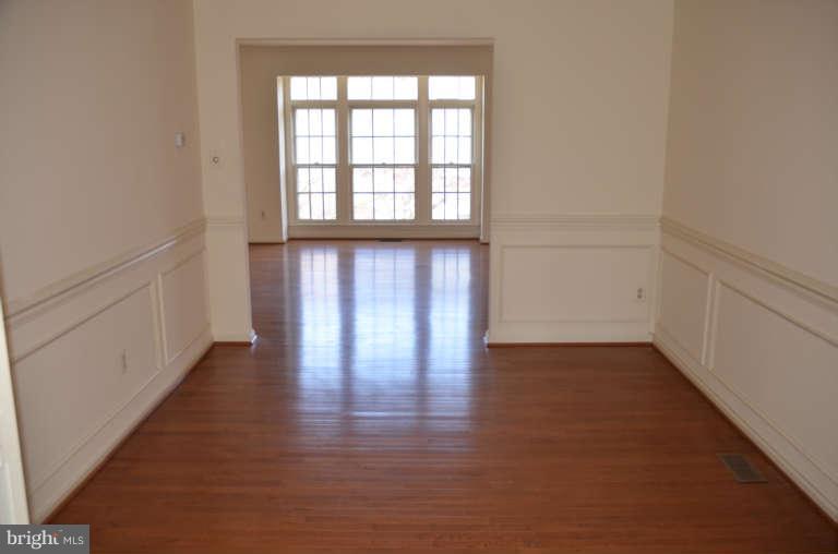 3840 Inverness Road Fairfax, VA 22033 - Photo 6 of 30 Dining Room