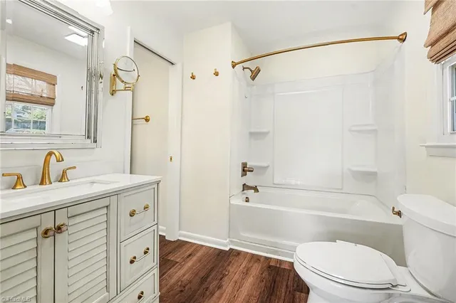 $292,000 | 2702 Lilac Drive, Greensboro, NC 27408