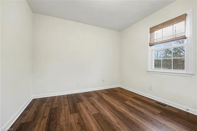 $292,000 | 2702 Lilac Drive, Greensboro, NC 27408