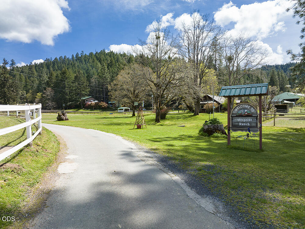 910 Reeves Creek Road Selma, OR 97538 - Photo 8 of 73