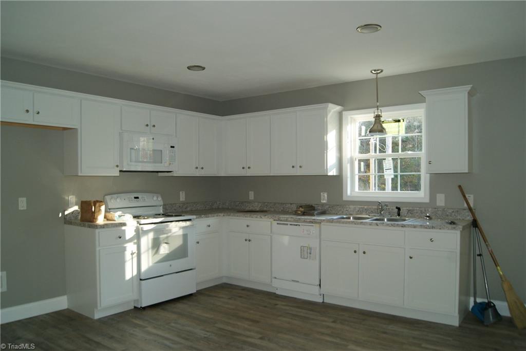 258 Shuler Road Thomasville, NC 27360 - Photo 4 of 8 Gallery Image 4