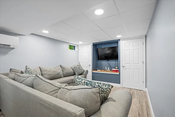 $999,000 | 104 Alana Drive, Northbridge, MA 01534