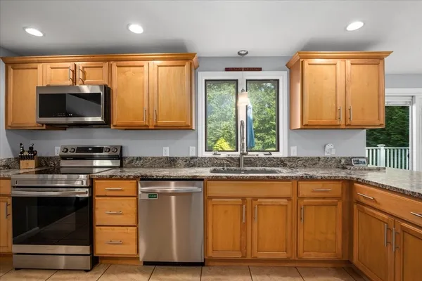 $999,000 | 104 Alana Drive, Northbridge, MA 01534