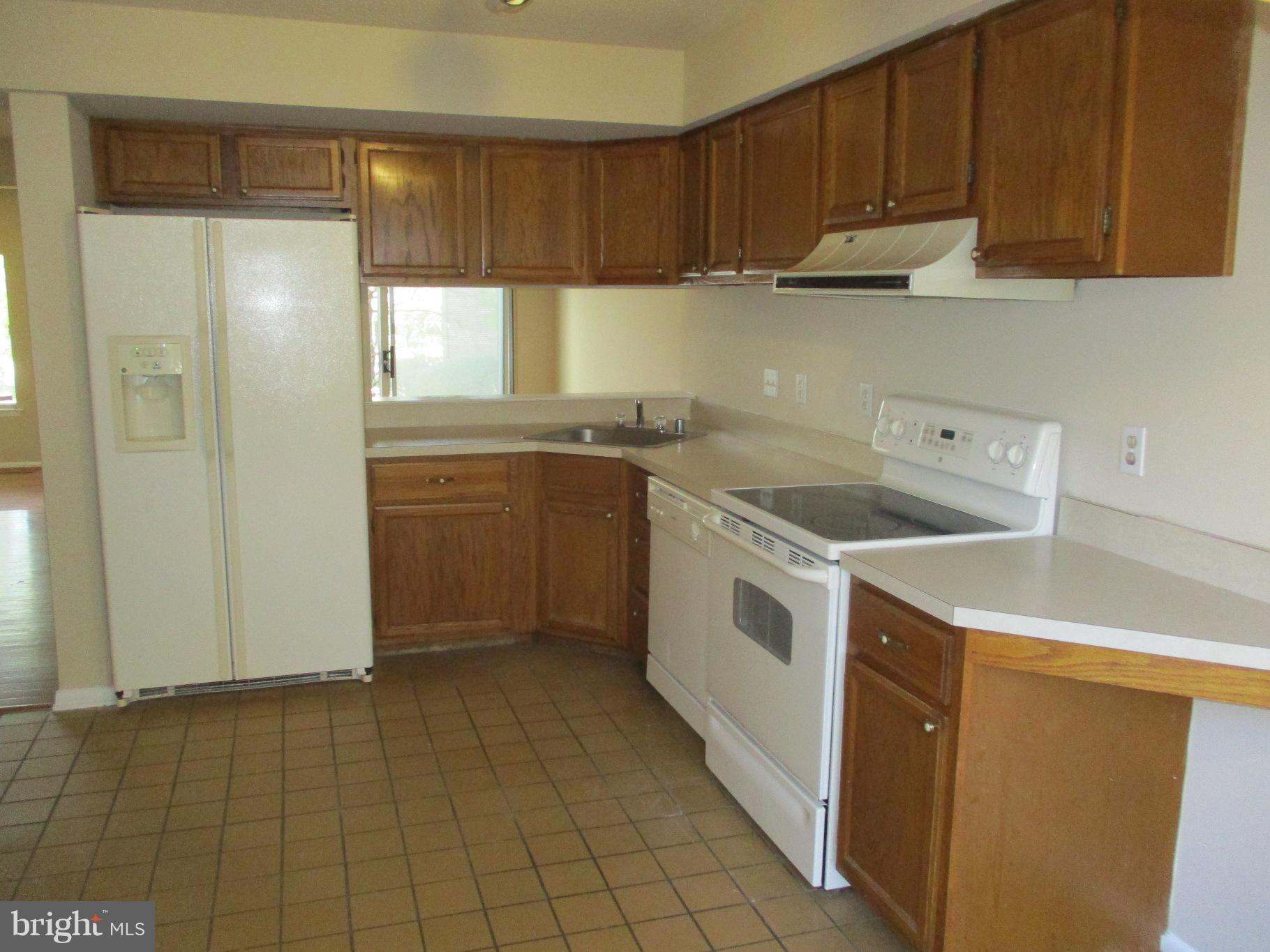 5465 Vantage Point Road, Unit 17 Columbia, MD 21044 - Photo 5 of 16 Kitchen