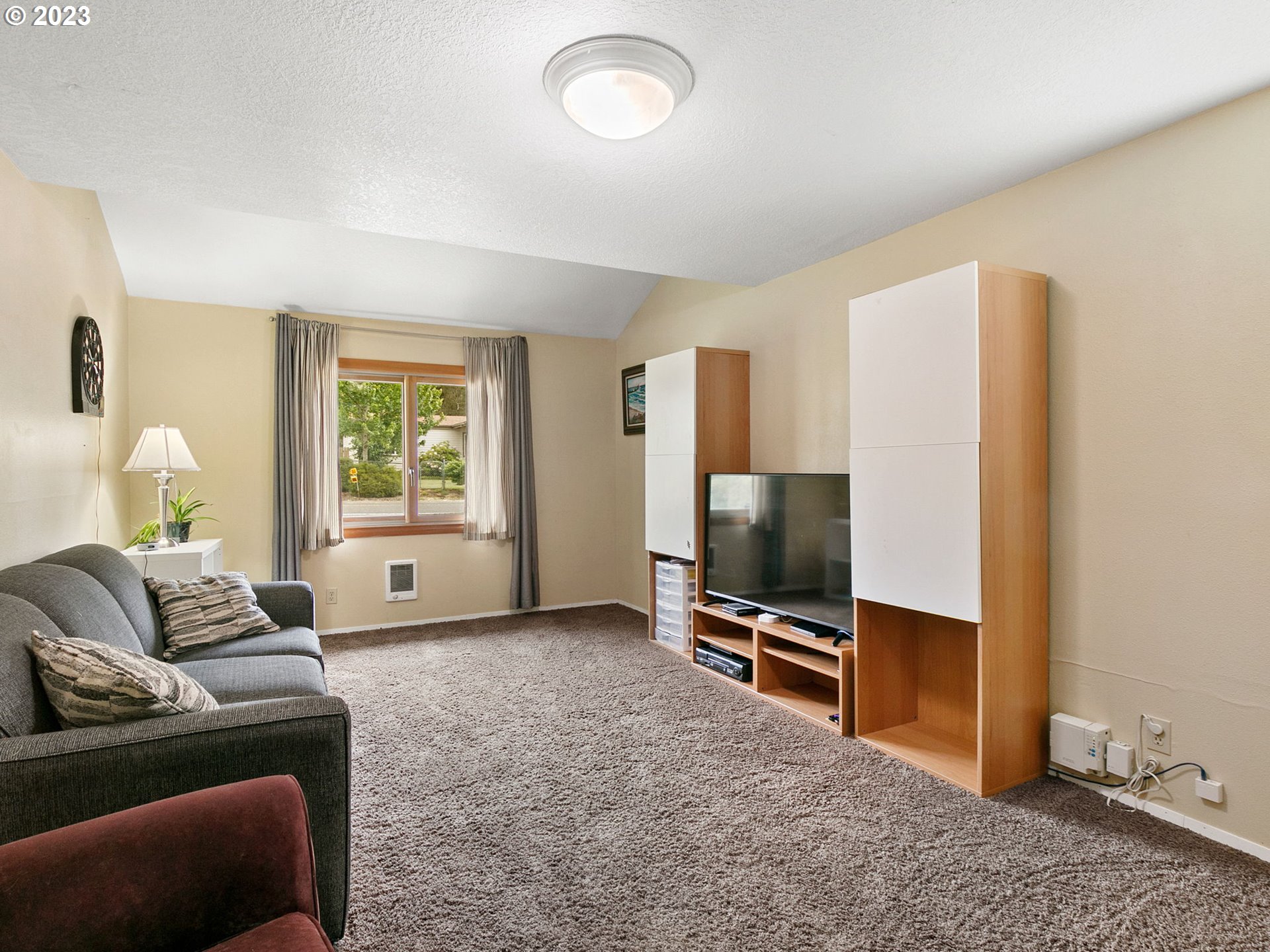 30945 Southwest Boones Ferry Road Wilsonville, OR 97070 - Photo 12 of 41 Family Room