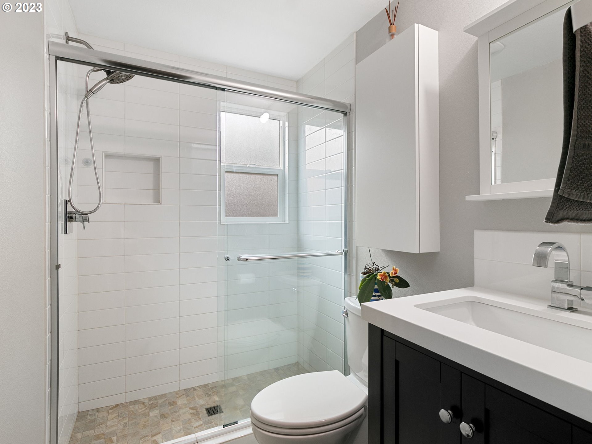 30945 Southwest Boones Ferry Road Wilsonville, OR 97070 - Photo 15 of 41 Bathroom