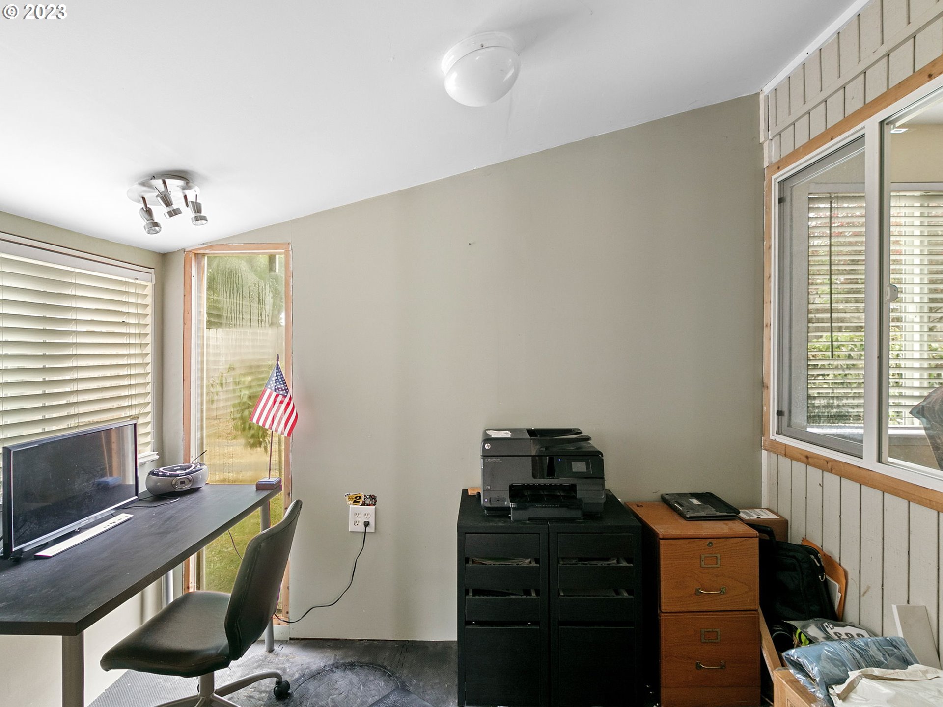 30945 Southwest Boones Ferry Road Wilsonville, OR 97070 - Photo 25 of 41 Den/Office