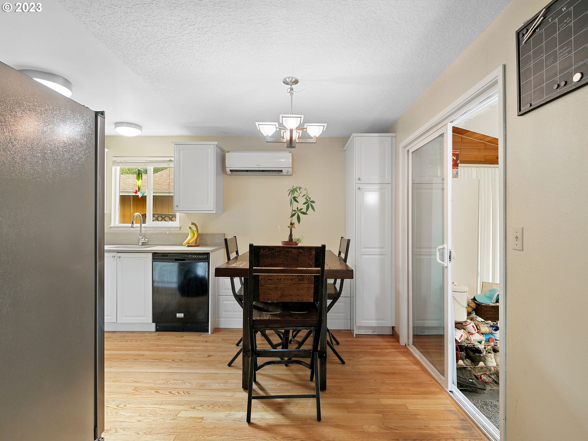 30945 Southwest Boones Ferry Road Wilsonville, OR 97070 - Photo 8 of 41 Dining Area