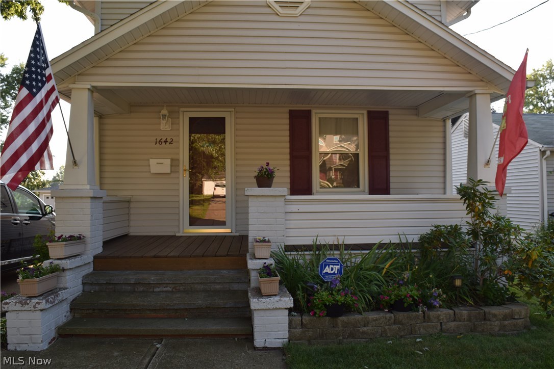 1642 Breiding Road Akron, OH 44310 - Photo 4 of 22