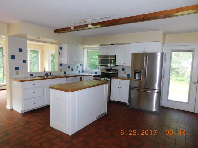 71 Hendee Way Hartford, VT 05059 - Photo 5 of 25