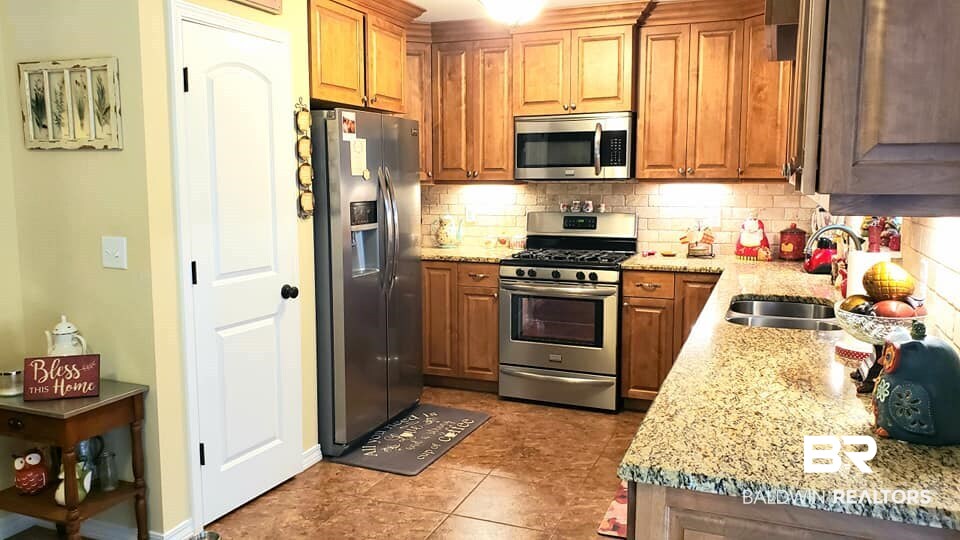 9640 Lakeview Road Bay Minette, AL 36507 - Photo 3 of 14