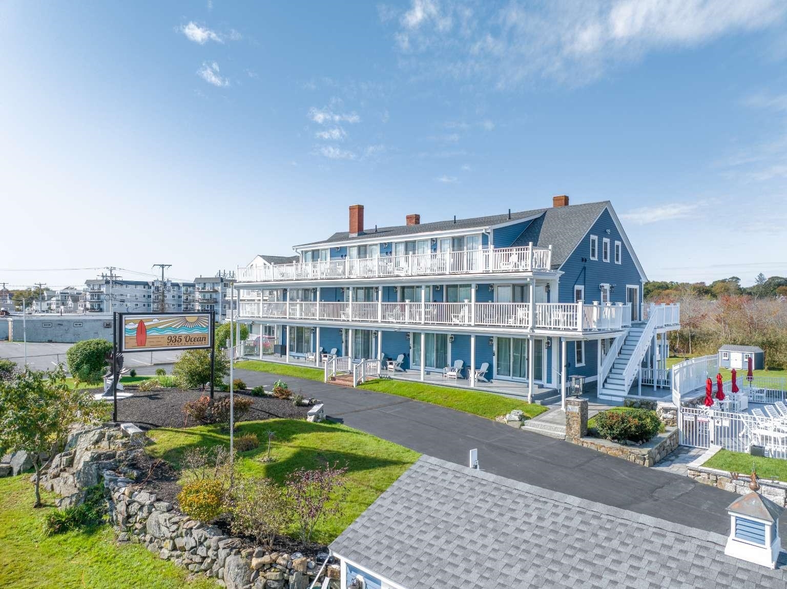 935 Ocean Boulevard Hampton, NH 03842 - Photo 1 of 14