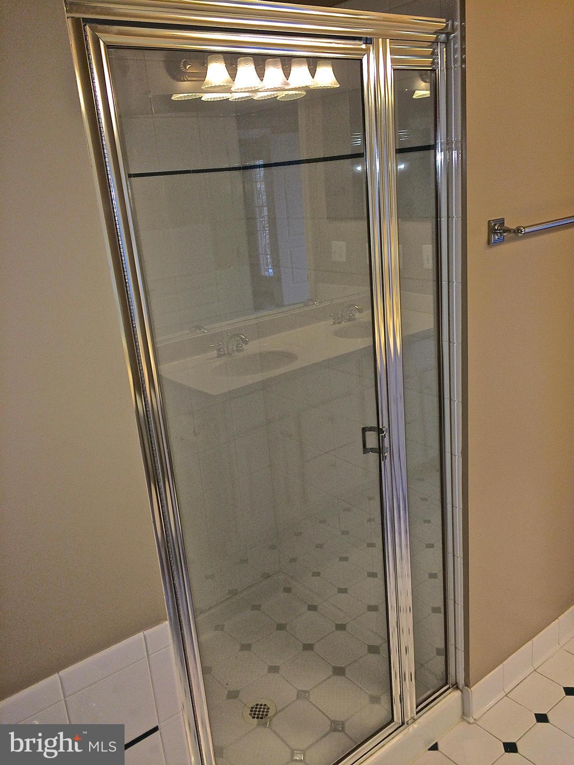 12185 Abington Hall Place, Unit 204 Reston, VA 20190 - Photo 8 of 26 Bath (Master)