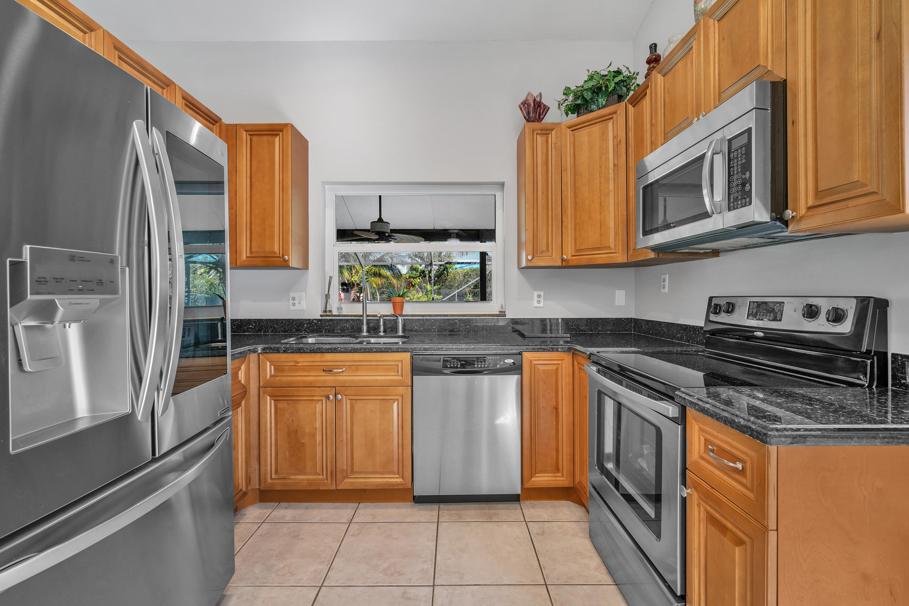 9179 Bedford Drive Boca Raton, FL 33434 - Photo 19 of 40 DSC00505