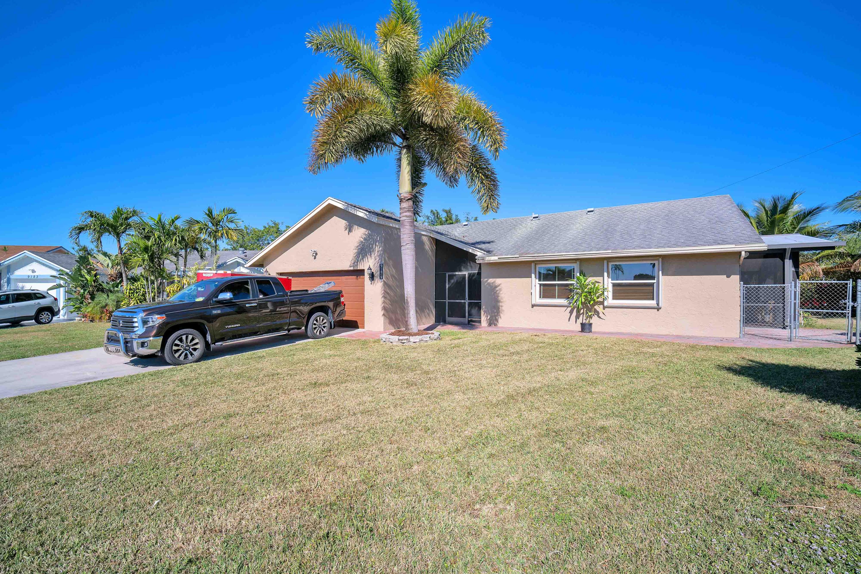 9179 Bedford Drive Boca Raton, FL 33434 - Photo 5 of 40 DSC00621