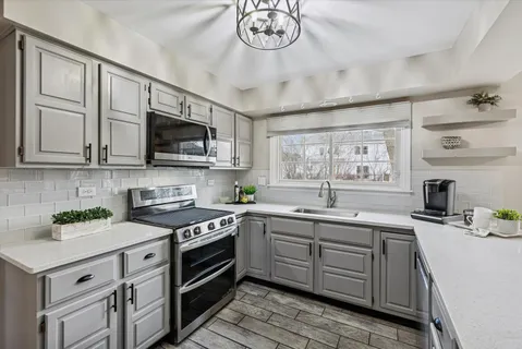 $709,000 | 570 Riva Court, Wheaton, IL 60189