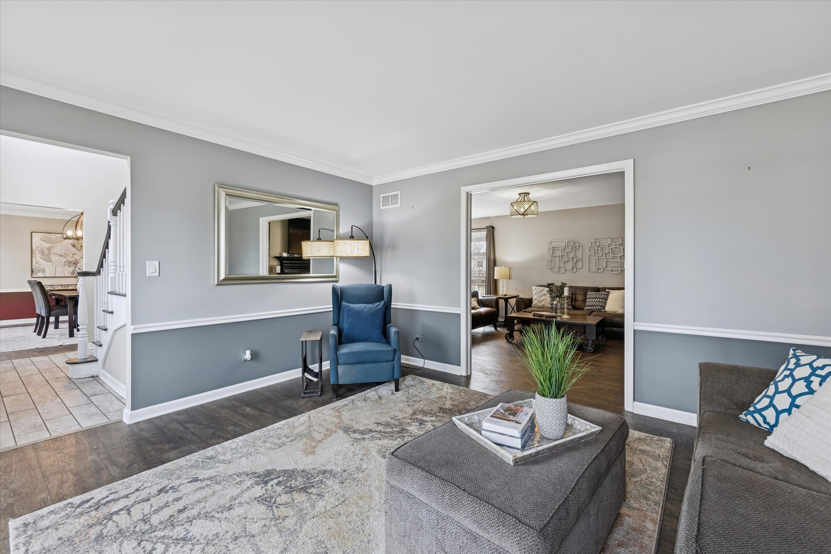 570 Riva Court Wheaton, IL 60189 - Photo 6 of 30