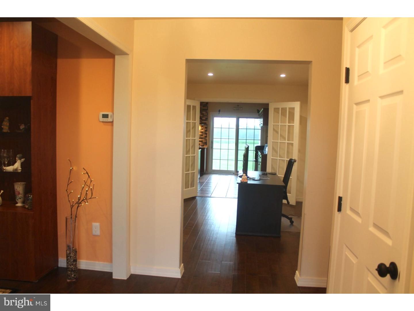 608 Chesterfield Arneytown Road Chesterfield, NJ 08515 - Photo 5 of 24 Foyer