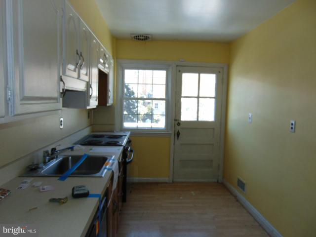 324 Lambeth Road Catonsville, MD 21228 - Photo 11 of 29 Interior (General)