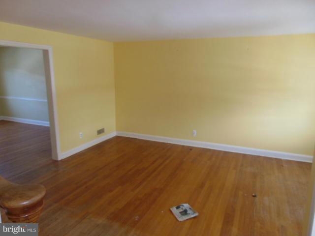 324 Lambeth Road Catonsville, MD 21228 - Photo 8 of 29 Interior (General)