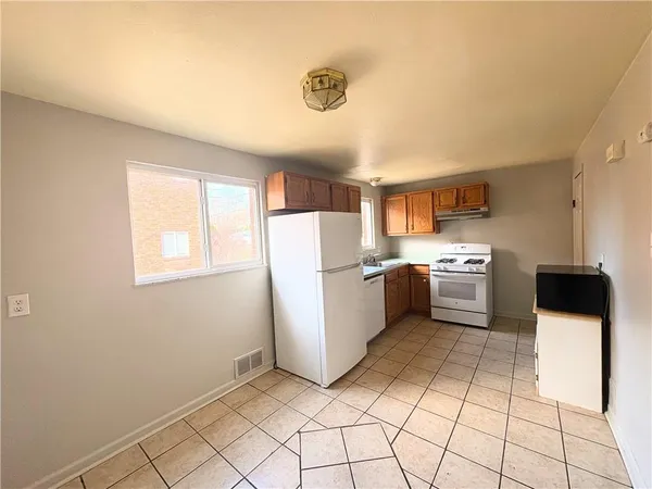 $995 | 430 Brierly Lane, West Mifflin, PA 15122