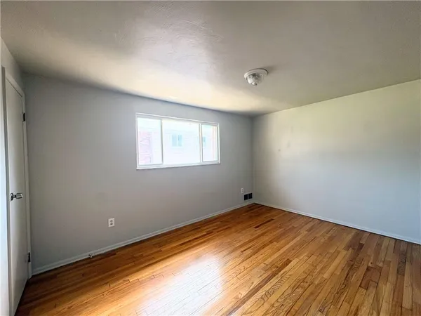 $995 | 430 Brierly Lane, West Mifflin, PA 15122