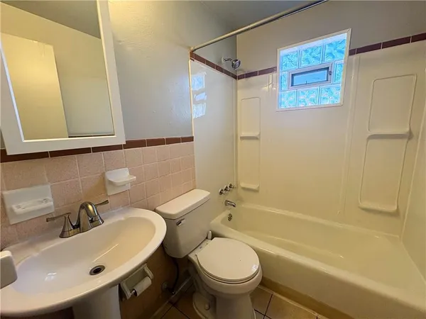 $995 | 430 Brierly Lane, West Mifflin, PA 15122
