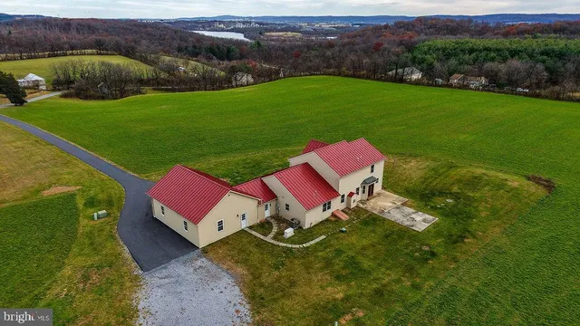 $875,000 | 130 Troxel Road, Shoemakersville, PA 19555