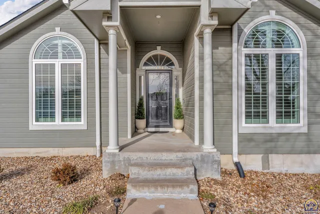 $464,950 | 7710 Southwest 27th Street, Topeka, KS 66614