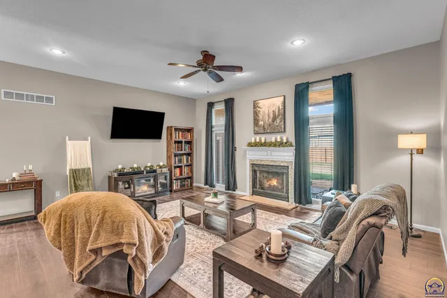 $464,950 | 7710 Southwest 27th Street, Topeka, KS 66614