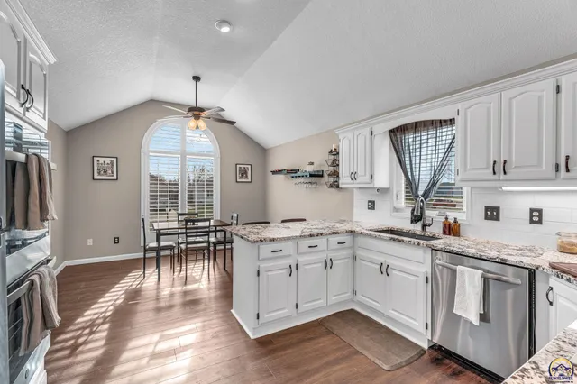 $464,950 | 7710 Southwest 27th Street, Topeka, KS 66614