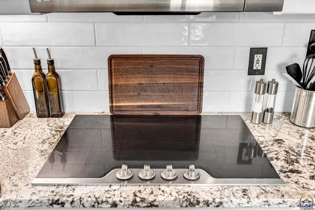 $464,950 | 7710 Southwest 27th Street, Topeka, KS 66614