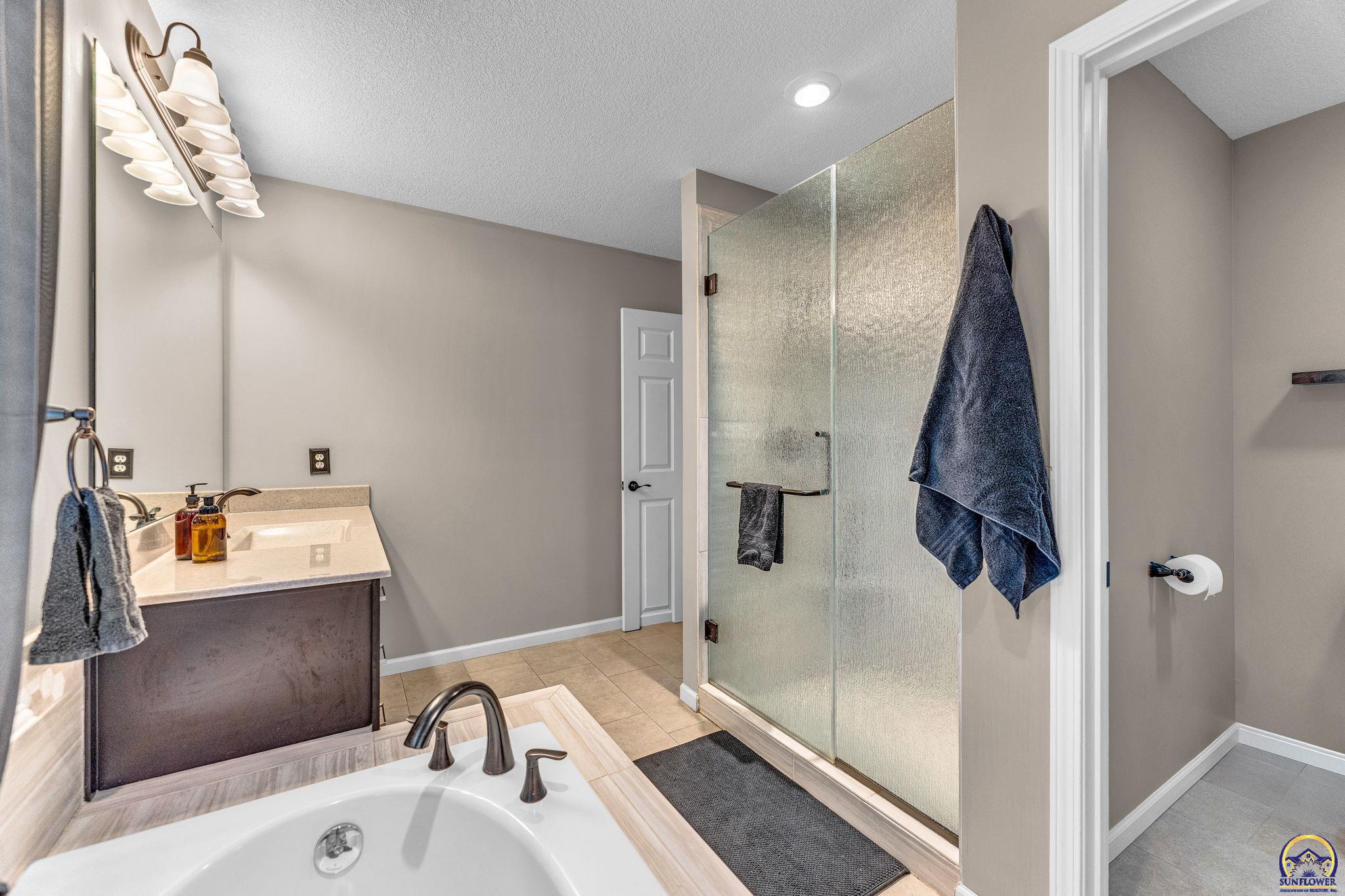 7710 Southwest 27th Street Topeka, KS 66614 - Photo 27 of 53