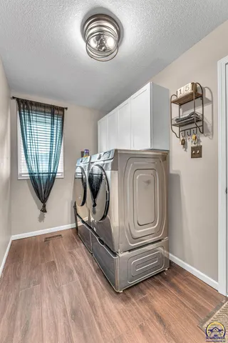 $464,950 | 7710 Southwest 27th Street, Topeka, KS 66614